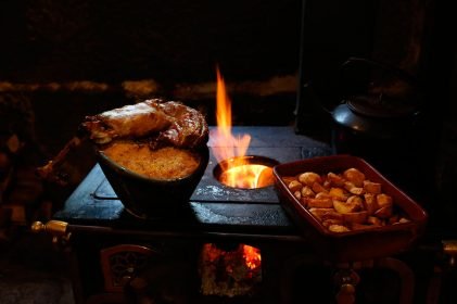 Anho Assado com Arroz do Forno - Baião