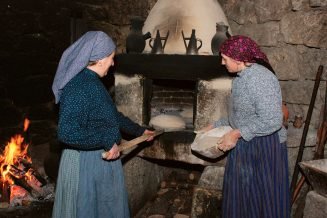 Enfornar Pão, Casa do Lavrador - Baião